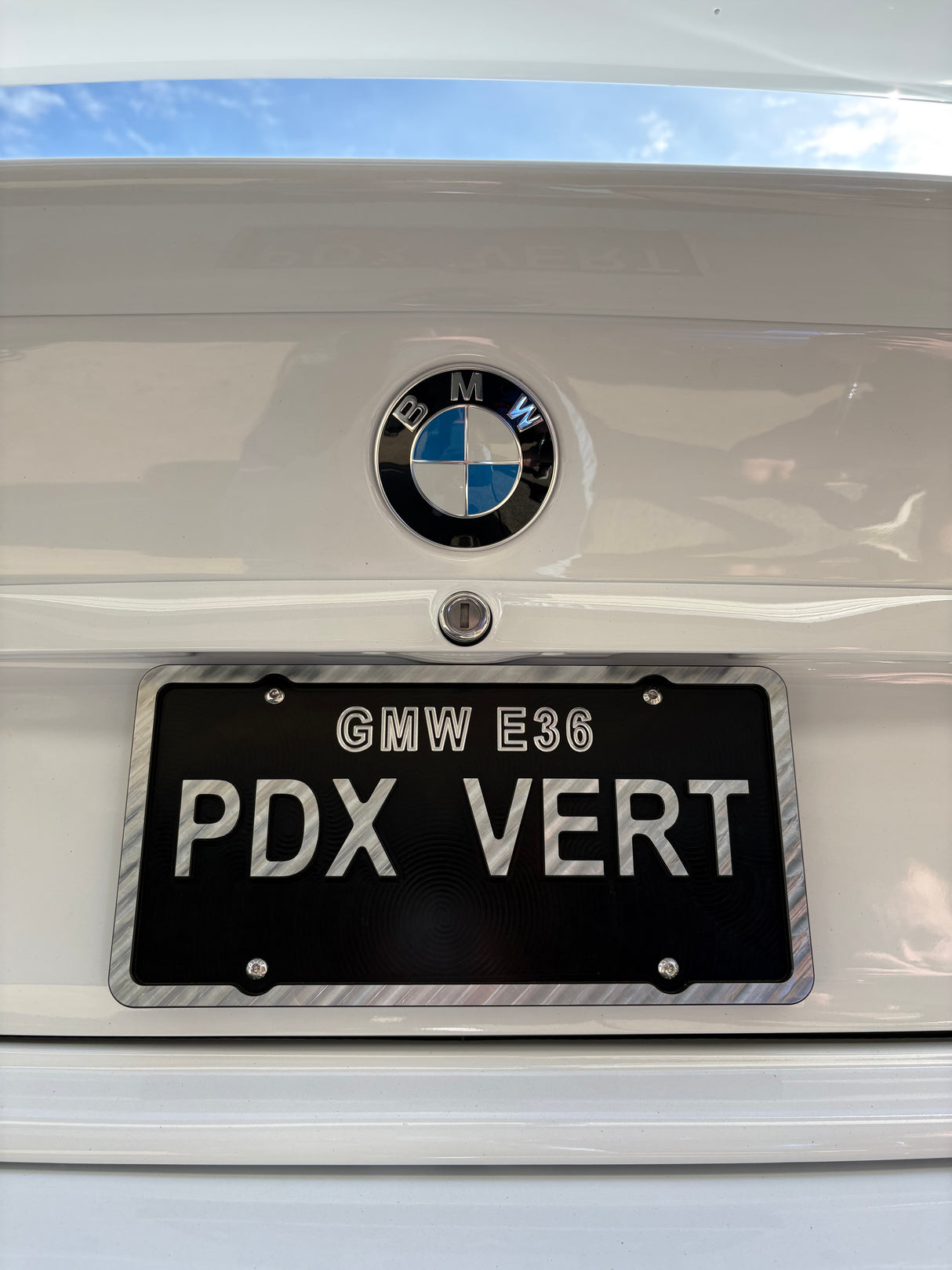 Custom (Your text/logo) Show License Plate